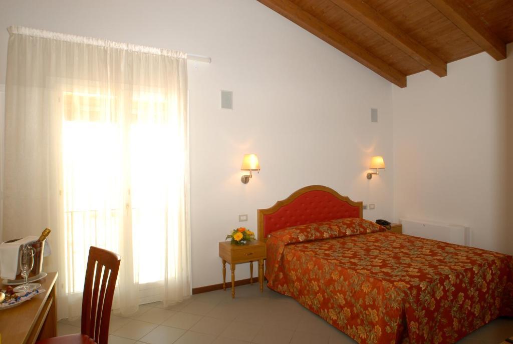 Villa Aretusi Болонья Номер фото
