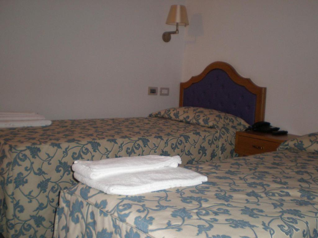 Villa Aretusi Болонья Номер фото